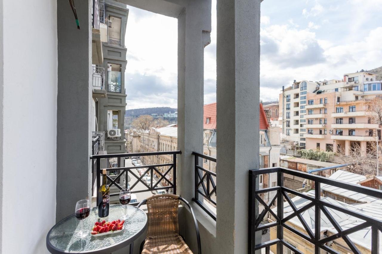 Downtown Two-Bedroom Apartment Ll Tiflis Dış mekan fotoğraf