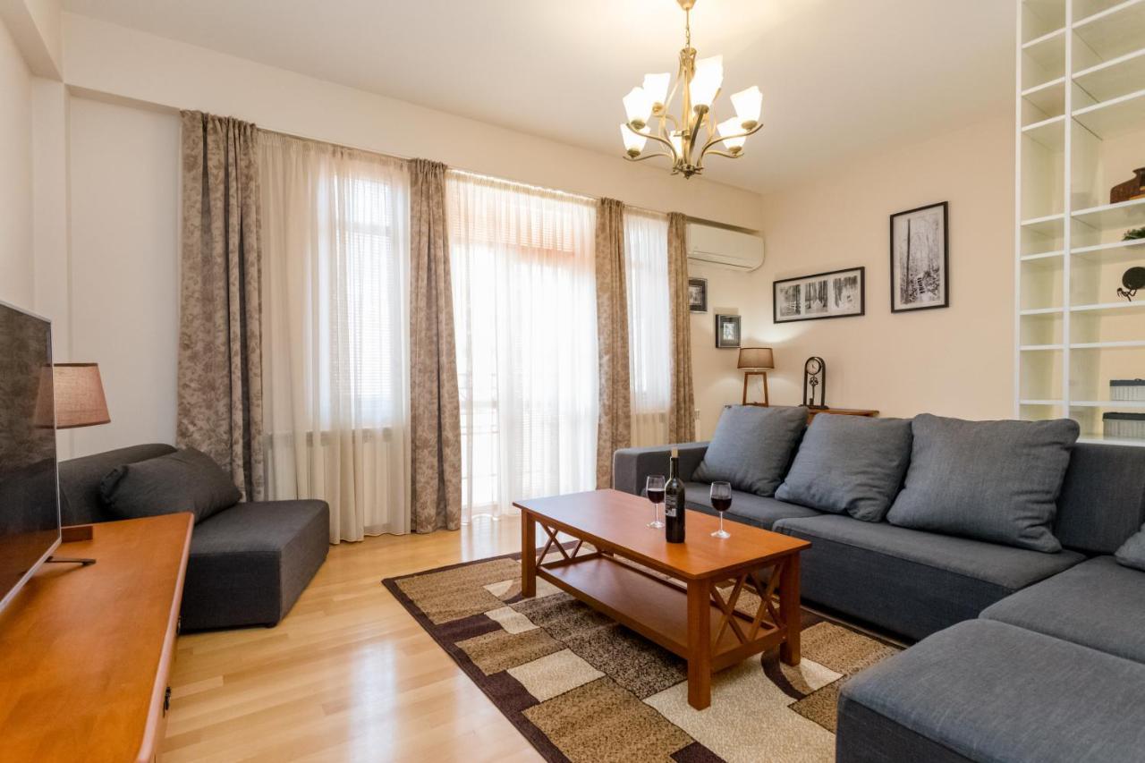 Downtown Two-Bedroom Apartment Ll Tiflis Dış mekan fotoğraf