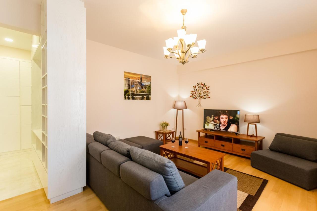 Downtown Two-Bedroom Apartment Ll Tiflis Dış mekan fotoğraf