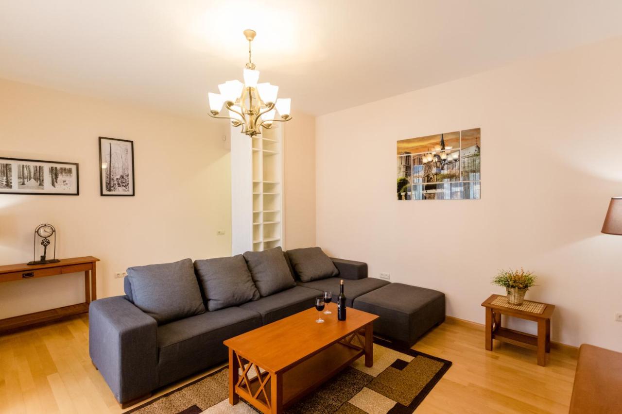 Downtown Two-Bedroom Apartment Ll Tiflis Dış mekan fotoğraf